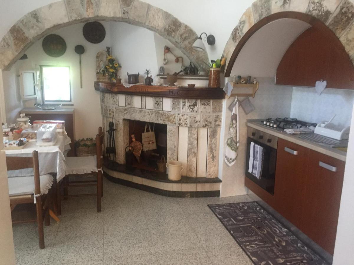 Il Trullo Di Nonno Angelo San Marco Hotel Locorotondo Bagian luar foto